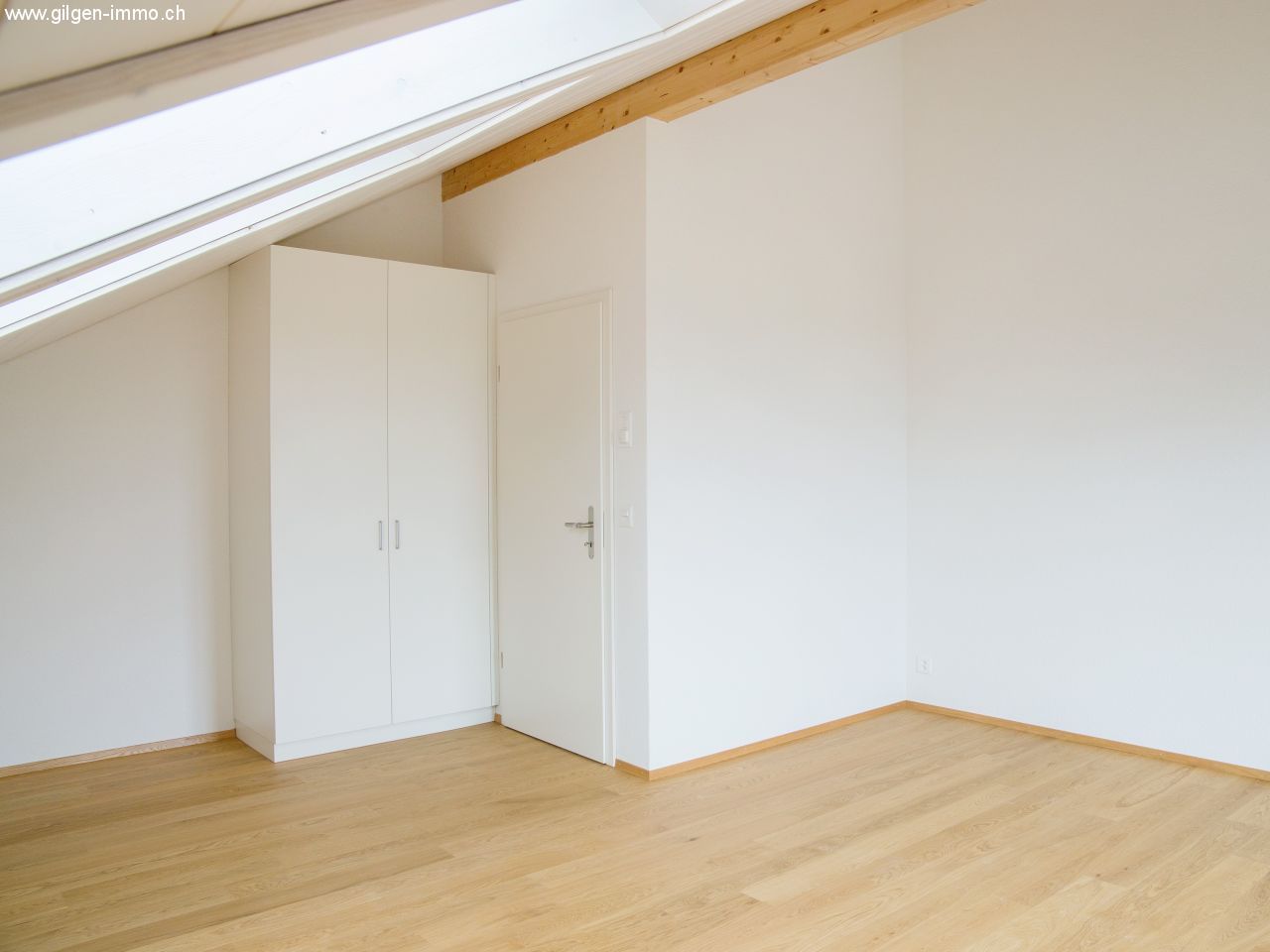 Zimmer 1 mit Wandschrank